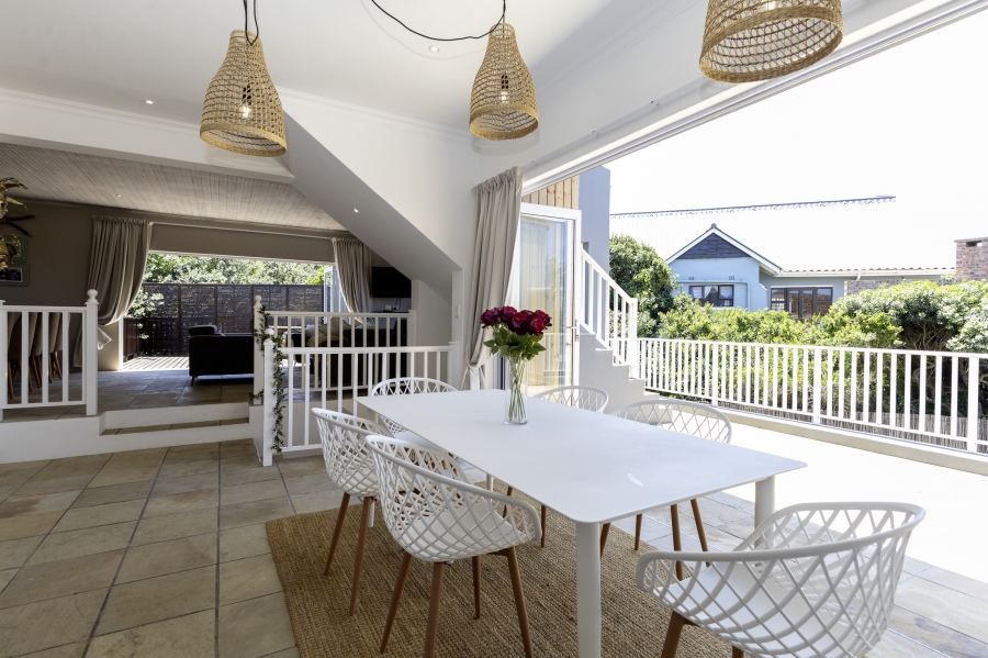 5 Bedroom Property for Sale in West Beach Eastern Cape
